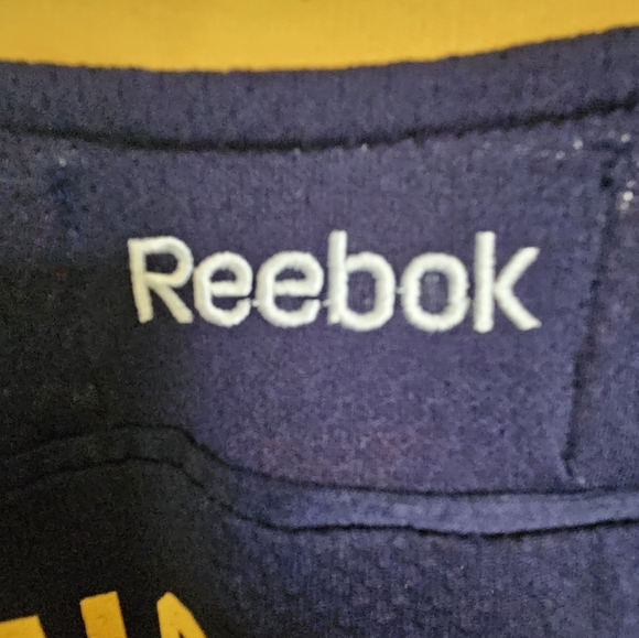 Buffalo Sabres Jersey- youth 4-7 - Picture 3 of 16